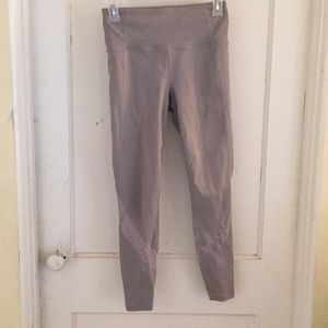 Athleta 7/8th eclipse leggings in grey.